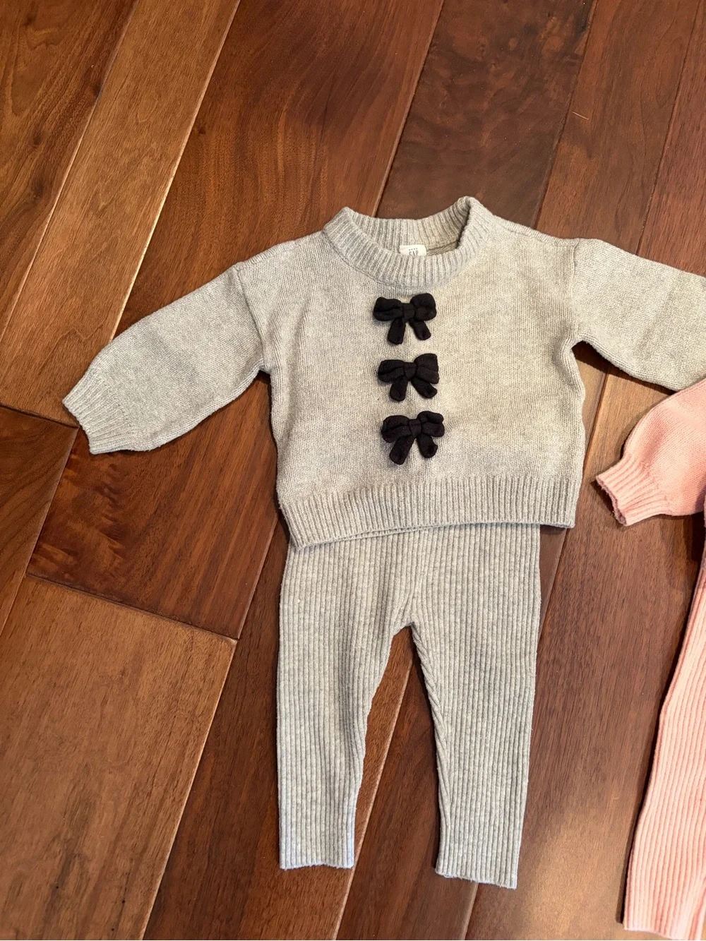 GAP Pink Cable Knit Set & Gray Bow Accent Knit Set size 12-18 mo EUC